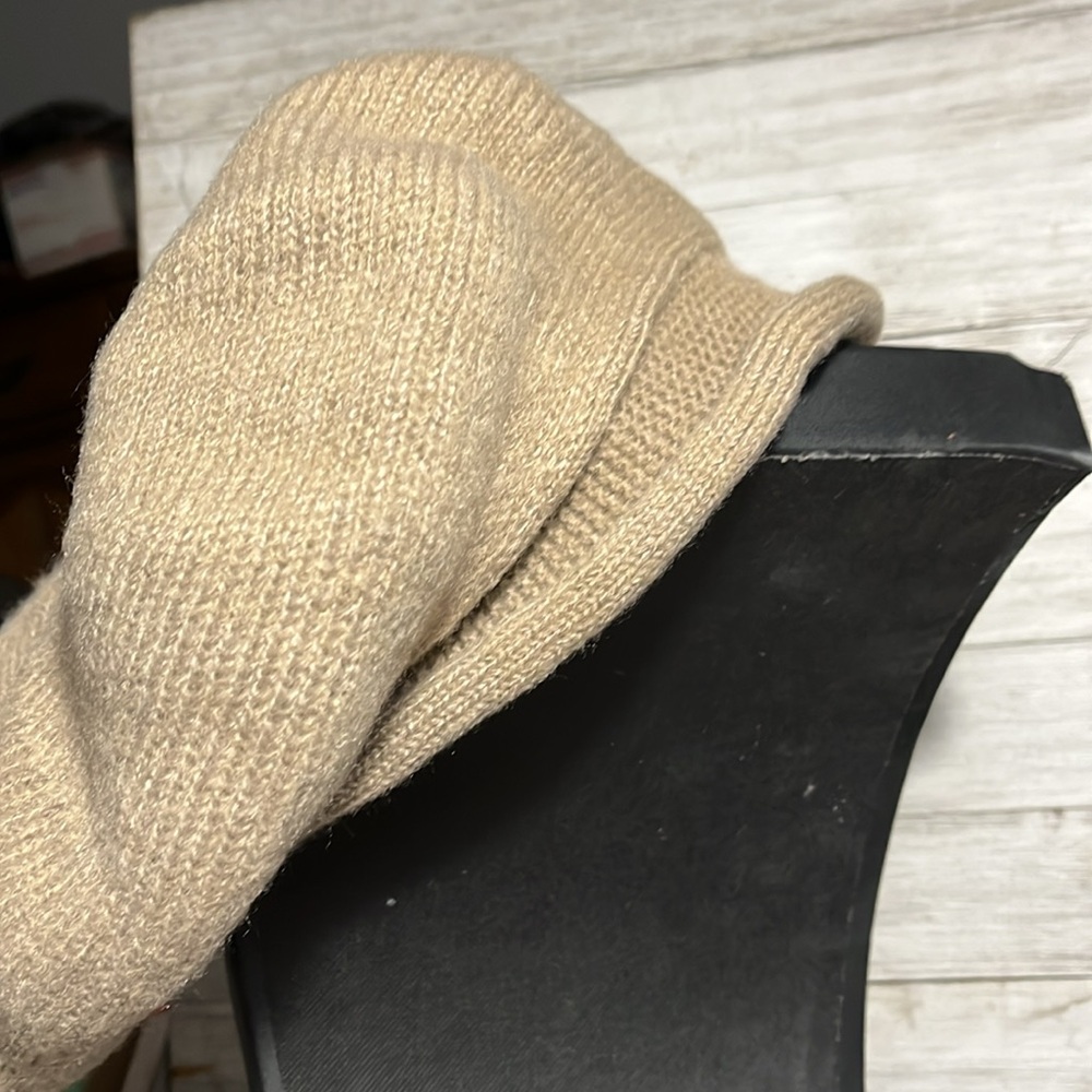 Knit hat - Picture 2 of 4